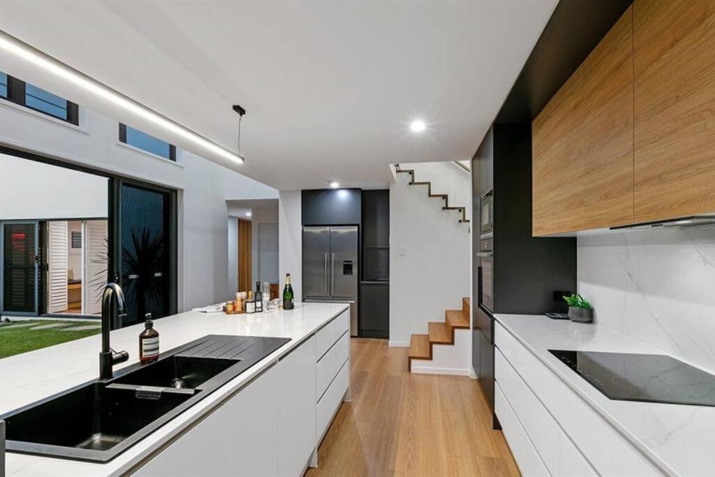 Beachside Buddina Luxury Family House 5 Bedrooms Buitenkant foto
